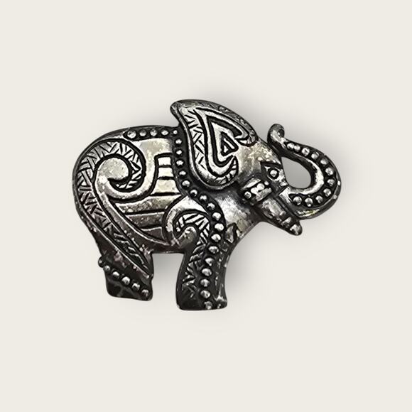 Elephant Brooch – Silver Textured Tribal Design Vintage Pin - Picture 1 of 6
